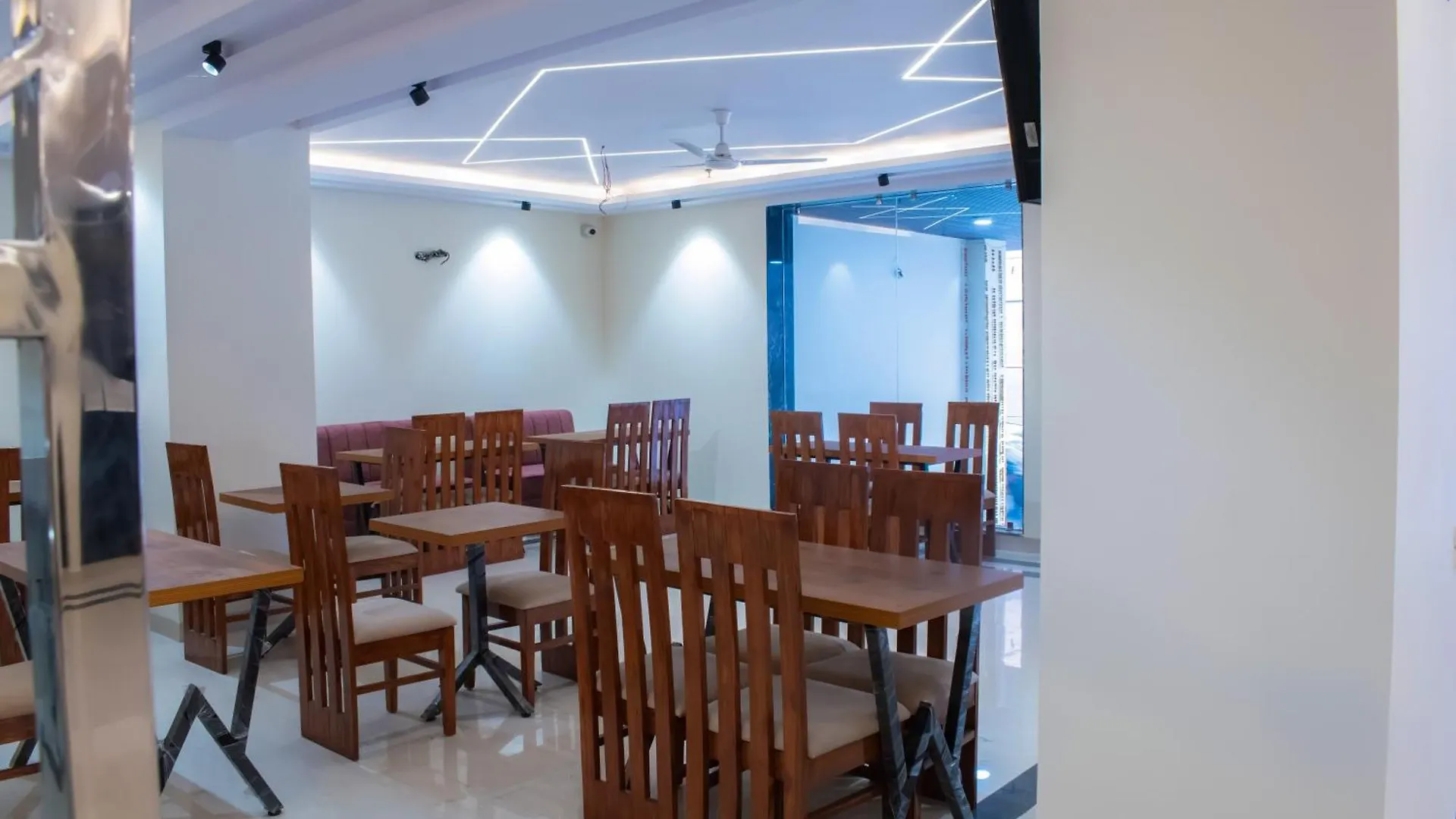 Hotel Yash Palace New Delhi India