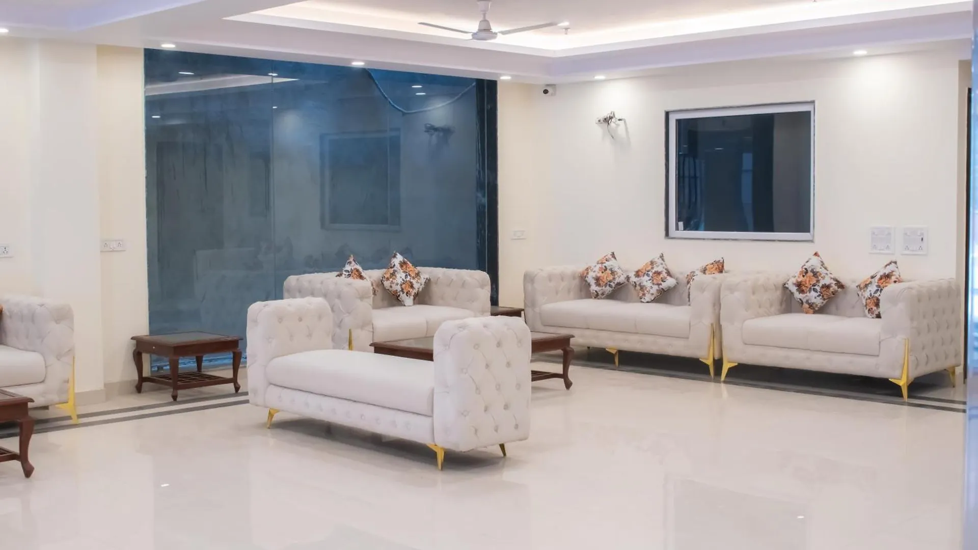 ***  Hotel Yash Palace New Delhi India